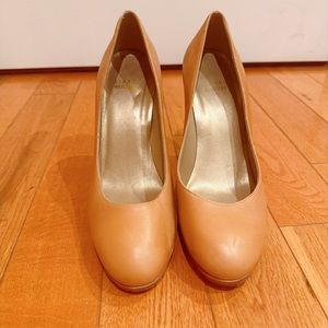 Stuart Weitzman Pump